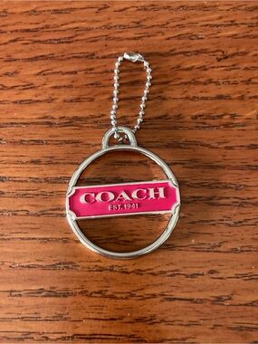 Coach Round Script Logo
Silver Pink Nickel Metal Fob Bag
Charm Hang tag